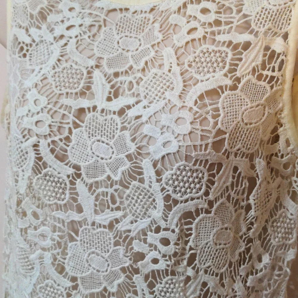 Cabi cotton embroidery peplum - Picture 2 of 6